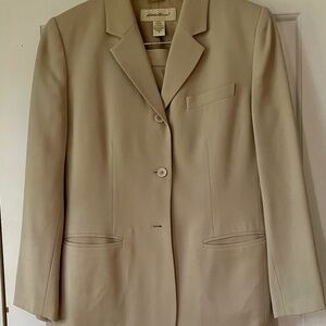 Eddie Bauer Beige Wool Pant Suit. Petite 10